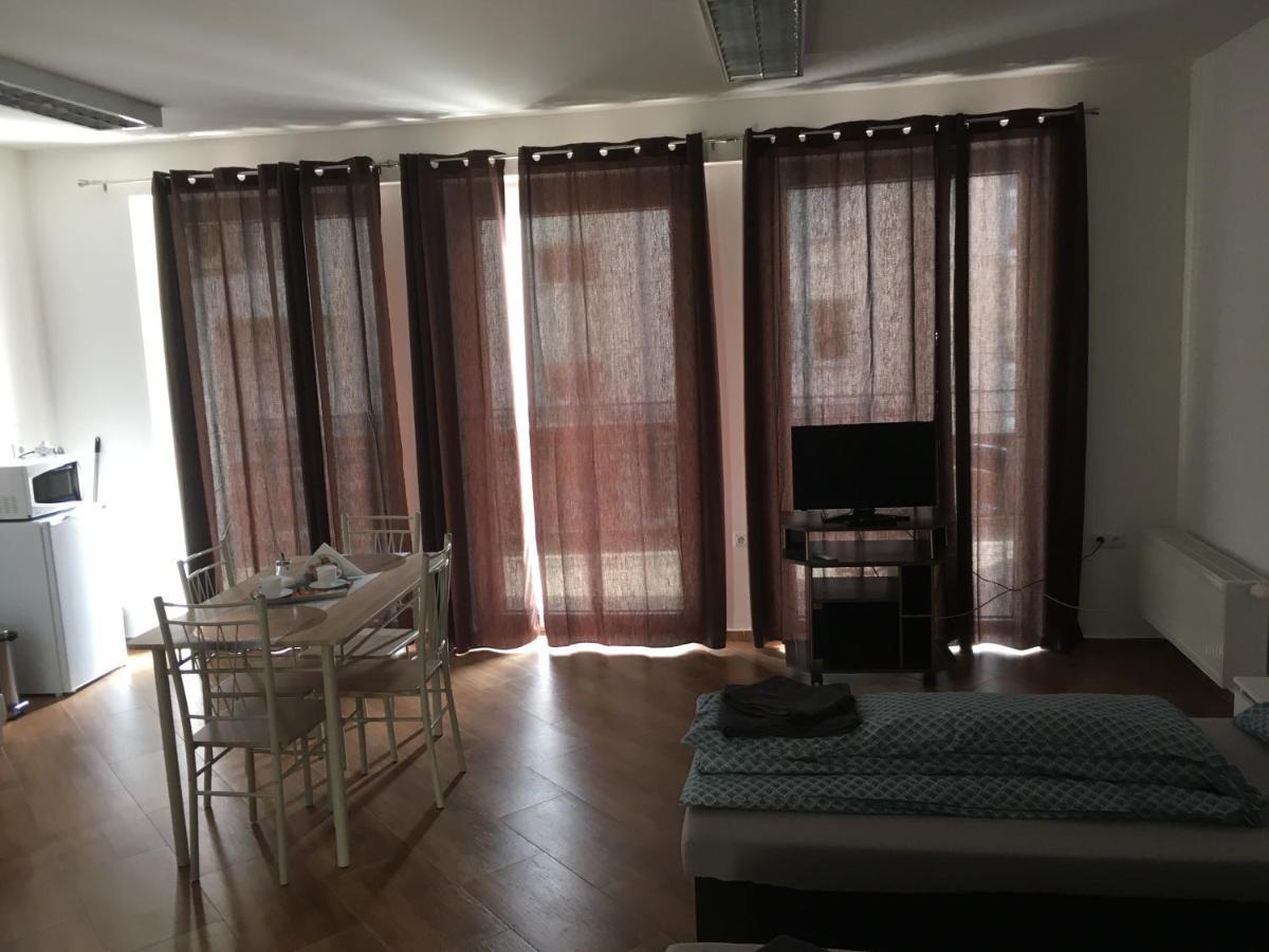 Konde Apartments B ดูนาจสก้า สเตรด้า ภายนอก รูปภาพ