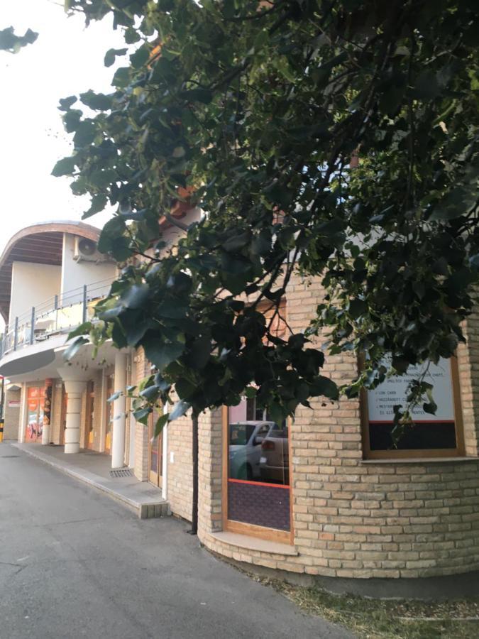 Konde Apartments B ดูนาจสก้า สเตรด้า ภายนอก รูปภาพ